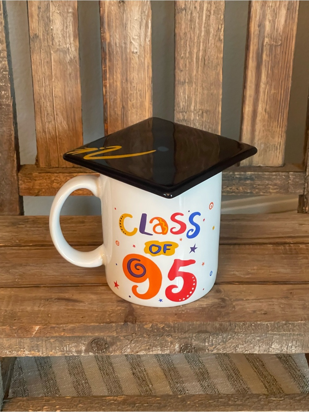 Hallmark White Graduation "Class of '95" Ceramic Mug with Black Cap Lid